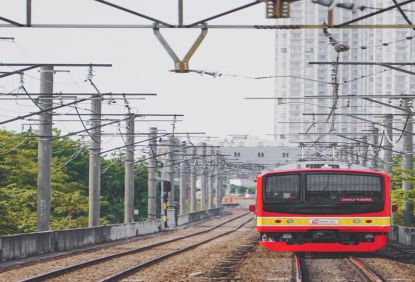 PT KCI Optimalkan 966 Perjalanan KRL Untuk Jaga Jarak Aman Pengguna di Dalam KRL